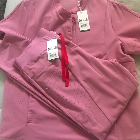 NWT figs Gidya Henley top and Mombasa slim pants size (M) - Picture 7 of 7